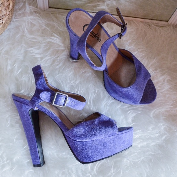 Heels - Picture 3 of 5